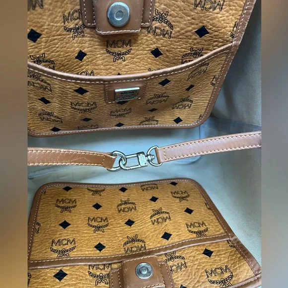 ⭐️MCM Visetos Tote with Silver Hardware - Picture 8 of 11